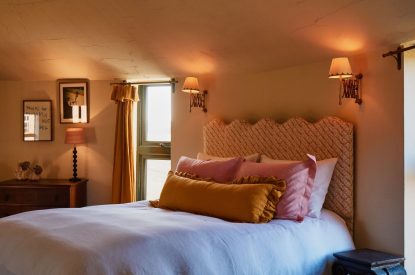 The king-size bedroom at Bonny Cabin, Leicestershire