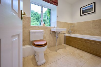 A bathroom at Mawson Hall, Lake District