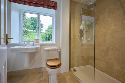 A bathroom at Mawson Hall, Lake District