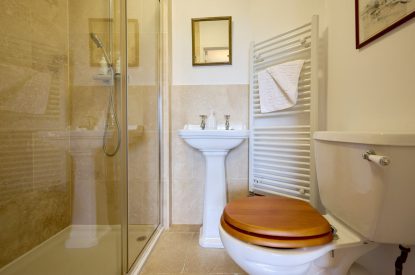 A bathroom at Mawson Hall, Lake District
