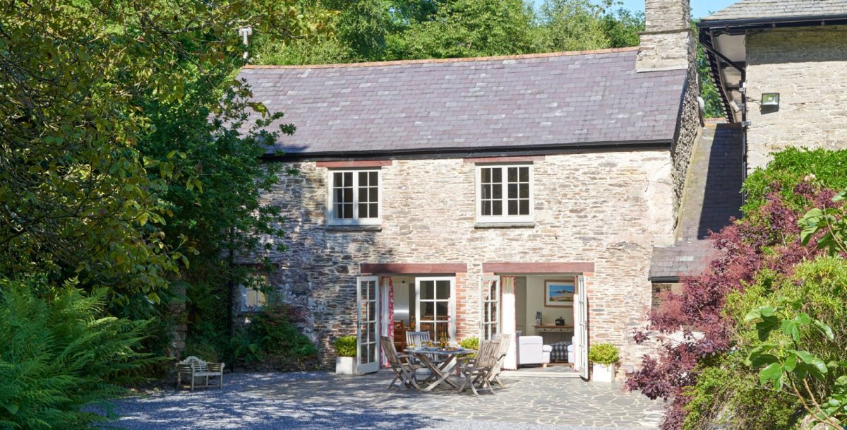 The terrace at Walnut Coach House, Devon