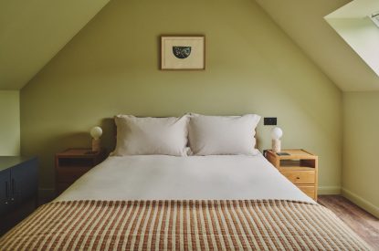 A king-size bedroom at Haymill Retreat, Powys