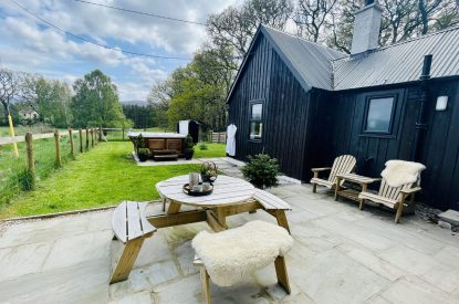 Outdoor dining area at Stag Haven, Cairngorms