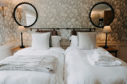 A twin bedroom at Stoke Hall, Nottinghamshire