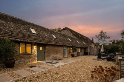The outdoor dining area at The Foaling Box at Lanhill, Wiltshire