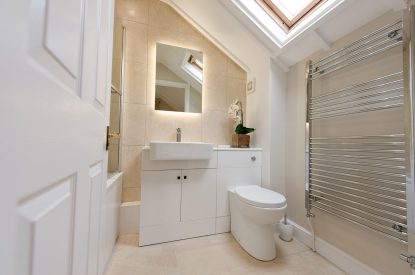 The bathroom at Albert Lodge, Welsh Borders