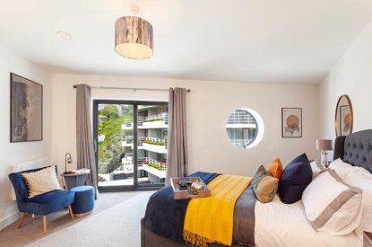 The king-size bedroom at Reefside, Devon