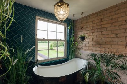 The free-standing bath at Sutton Farmhouse, Leicestershire