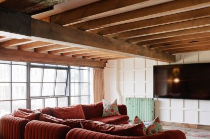 The lounge at Sutton Farmhouse, Leicestershire