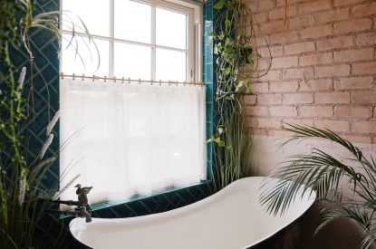 Free-standing bath at Sutton Farmhouse, Leicestershire