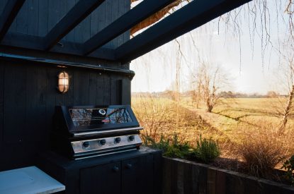 The barbecue at Pandora's Place, Leicestershire