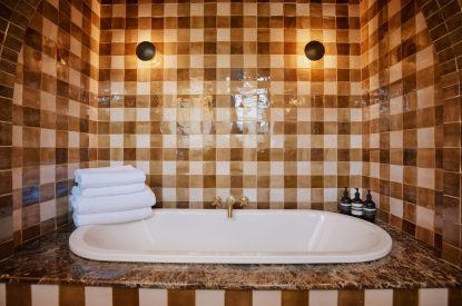 The bathroom at Casa Vista, Cotswolds