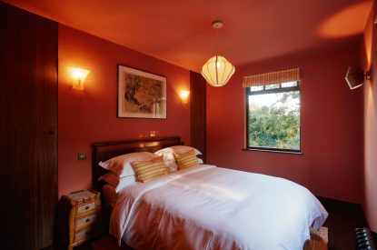 The king-size bedroom at Casa Vista, Cotswolds