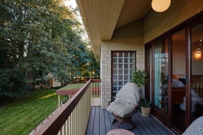 The balcony at Casa Vista, Cotswolds