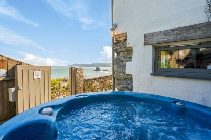 The hot tub at Lightkeepers Cottage, Cornwall