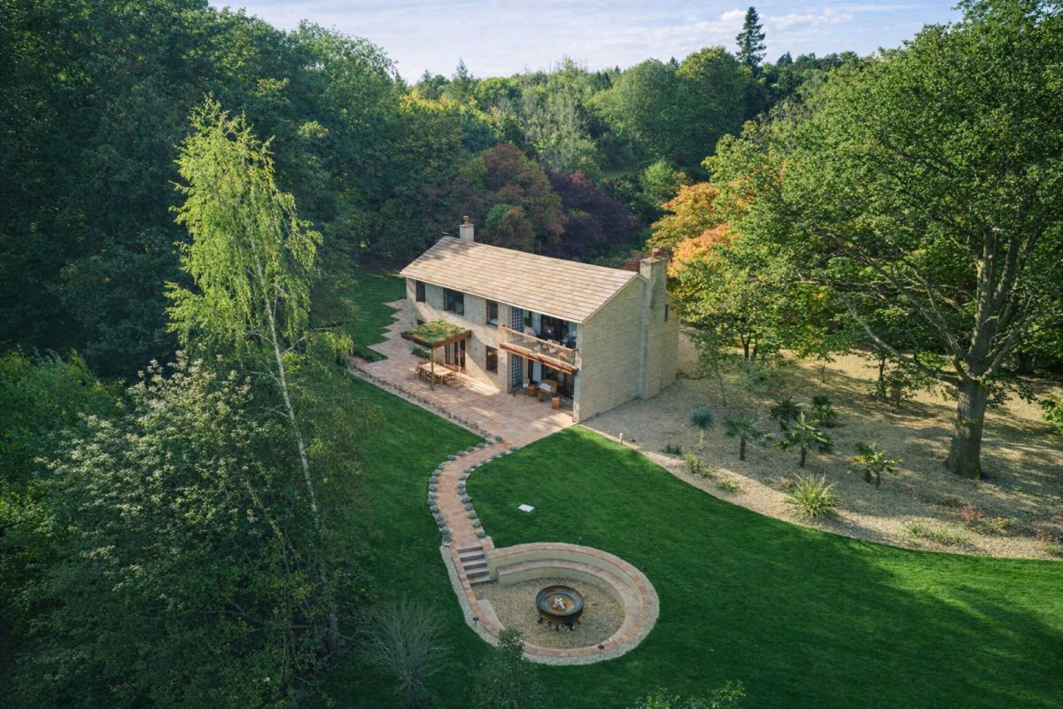 The grounds at Casa Vista, Cotswolds