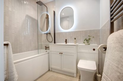 A bathroom at The Wivenhoe Hideaway, Essex