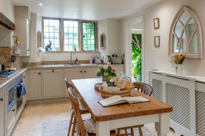 The kitchen/breakfast room at Wild Rose Cottage, Cotswolds
