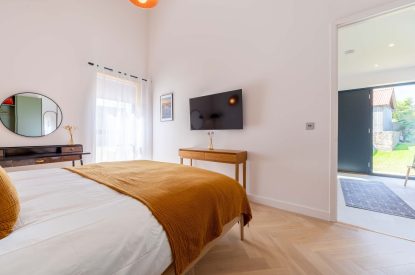 Super king size bedroom at Woodlark, Devon