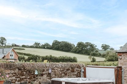 The hot tub at The Mill Courtyard, Herefordshire