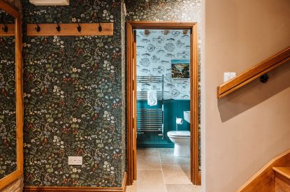 The downstairs bathroom at The Wainhouse Courtyard, Herefordshire 