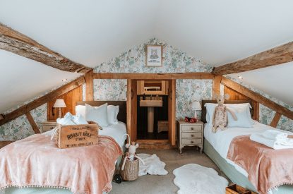 A twin bedroom at The Courtyards at Lyonshall, Herefordshire